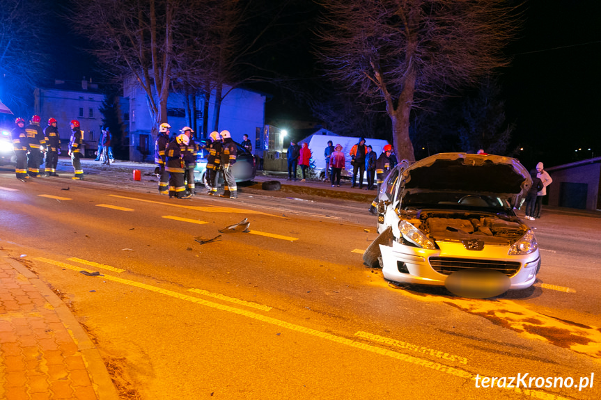 Wypadek w Krośnie, zderzenie dwóch samochodów