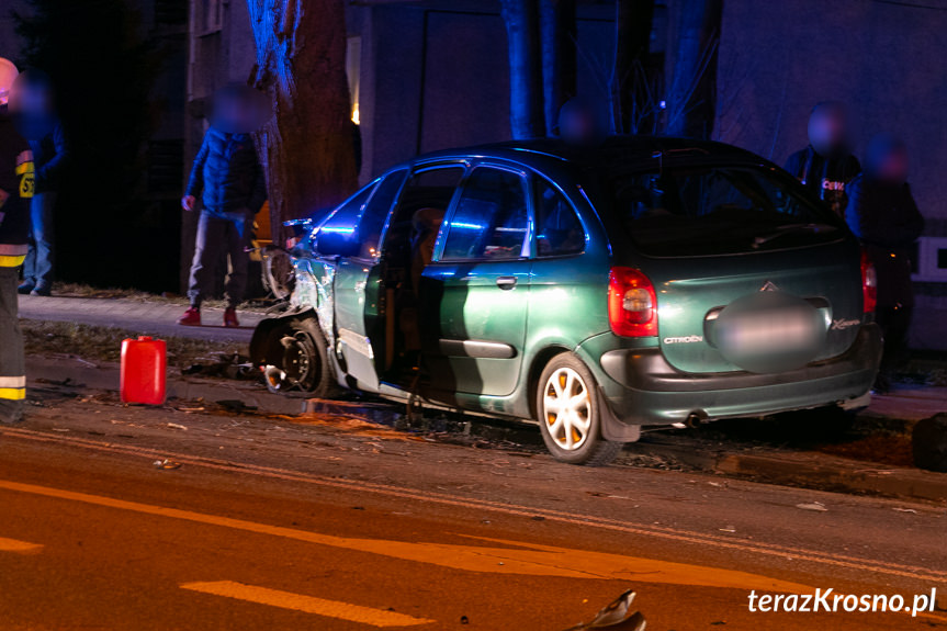 Wypadek w Krośnie, zderzenie dwóch samochodów