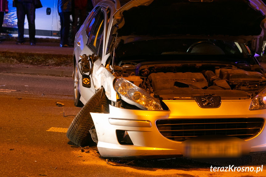 Wypadek w Krośnie, zderzenie dwóch samochodów