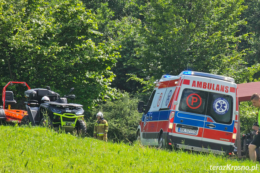 Wypadek w Łękach Dukielskich. Ciągnik przejechał mężczyznę