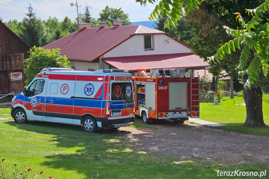 Wypadek w Łękach Dukielskich. Ciągnik przejechał mężczyznę