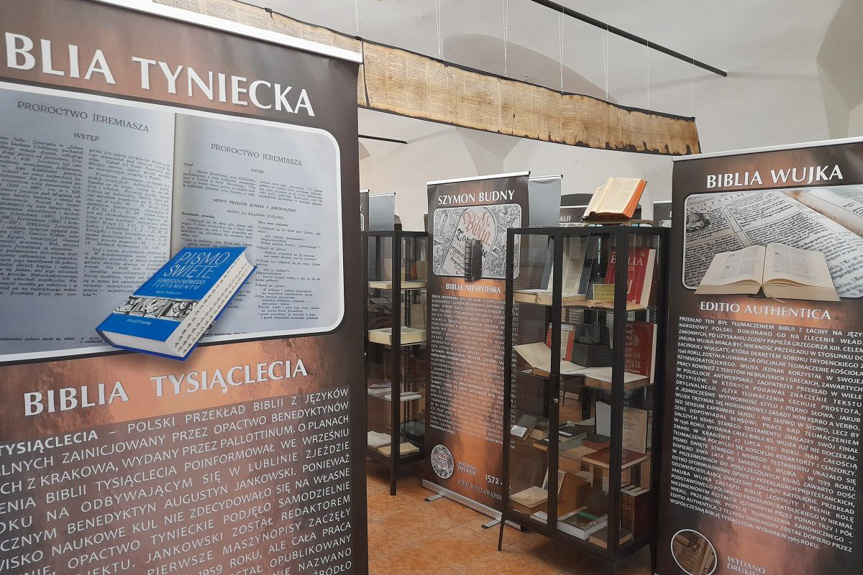 Wystawa Biblii w Iwoniczu