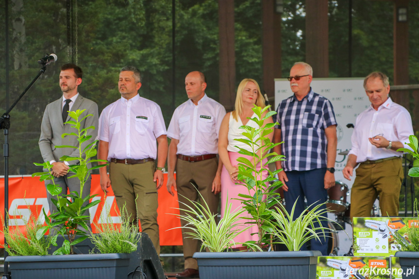 Zakończenie pleneru rzeźbiarskiego w Iwoniczu-Zdroju