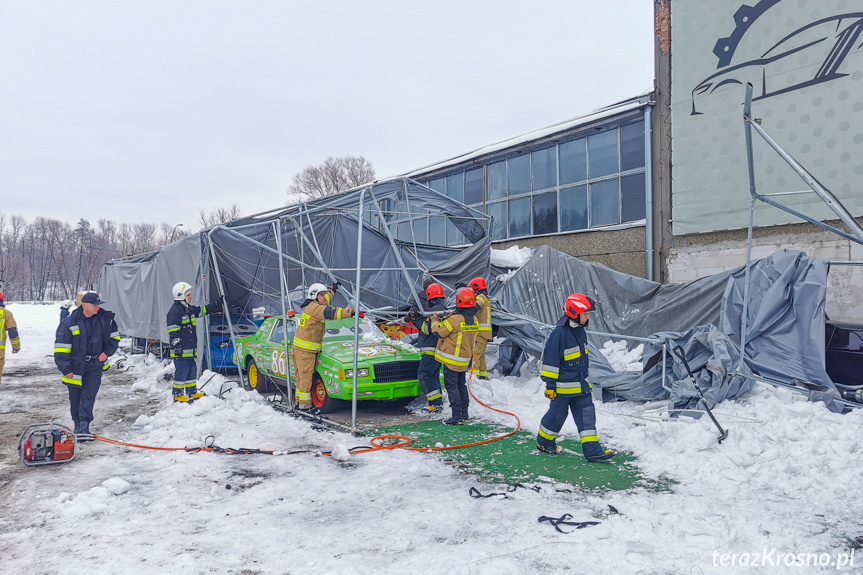 Zawalenie namiotów w Korczynie