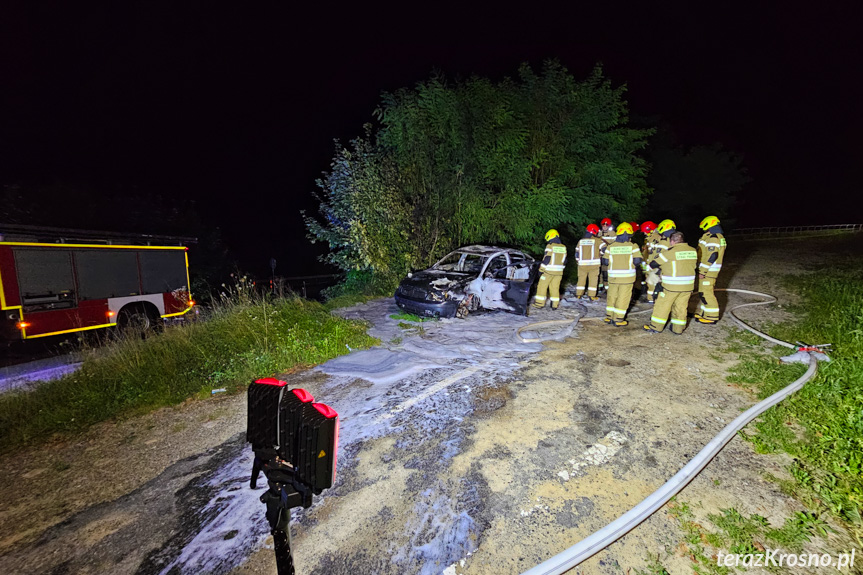 Zboiska. Pożar samochodu