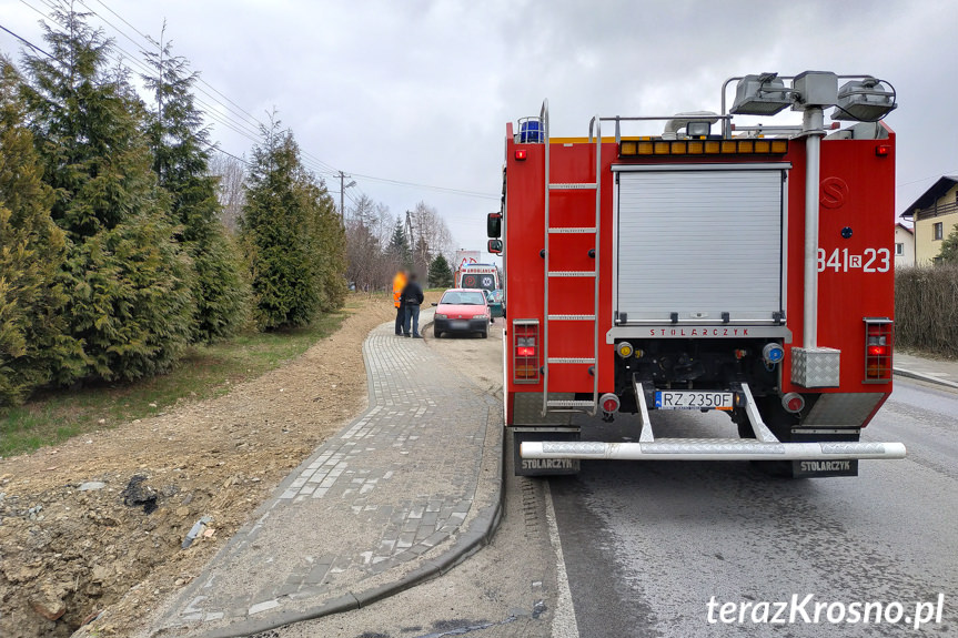 Zderzenie 3 samochodów na Krośnieńskiej