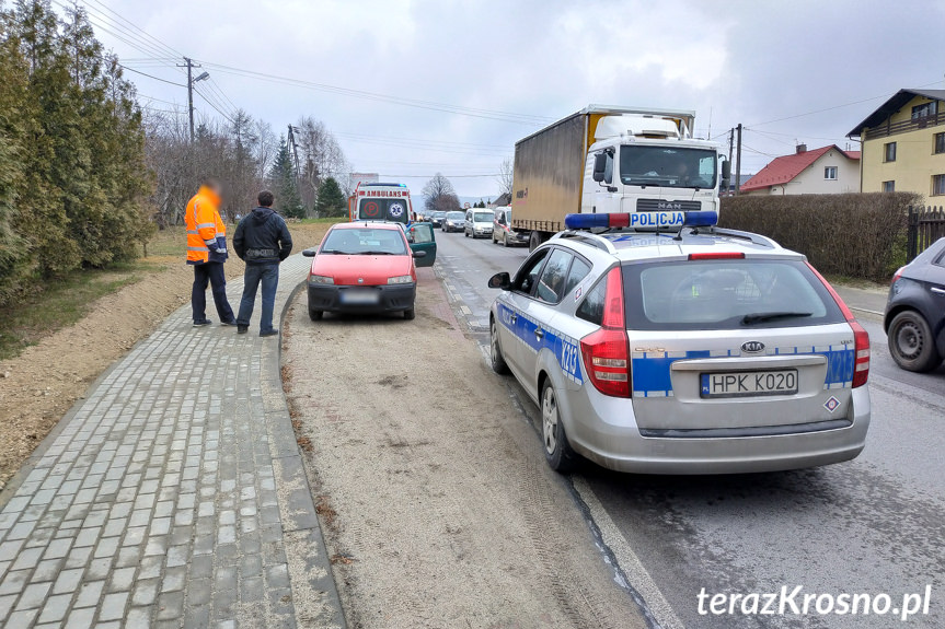 Zderzenie 3 samochodów na Krośnieńskiej