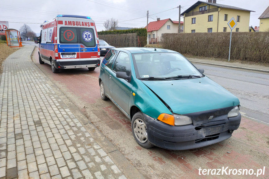 Zderzenie 3 samochodów na Krośnieńskiej