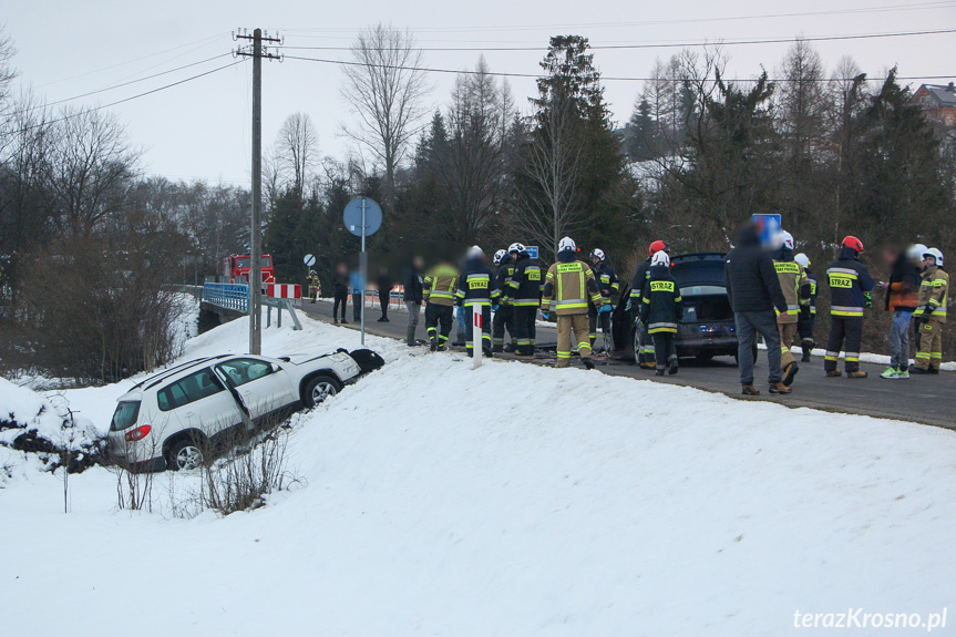 Zderzenie BMW i volkswagena w Jaśliskach