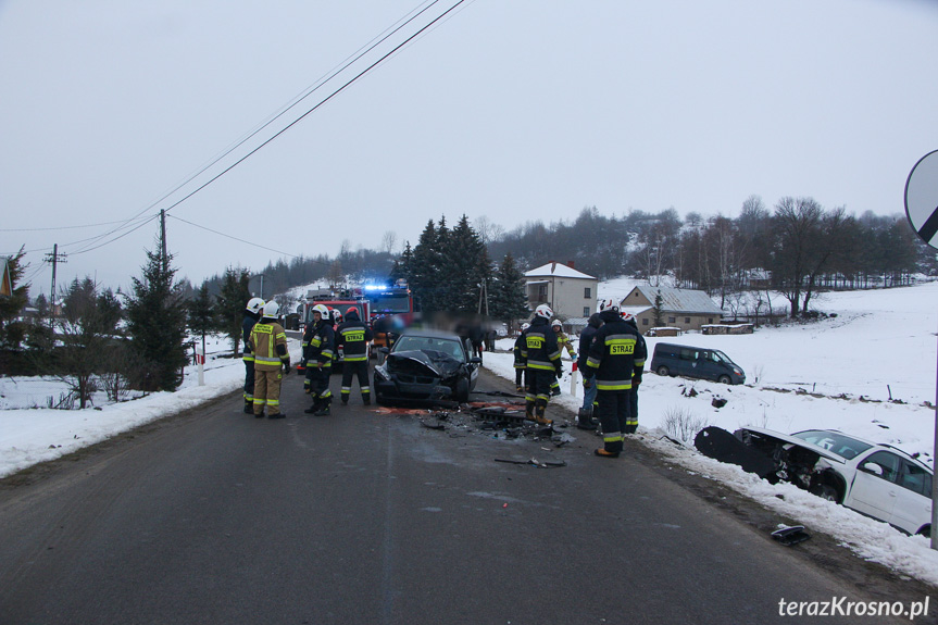 Zderzenie BMW i volkswagena w Jaśliskach