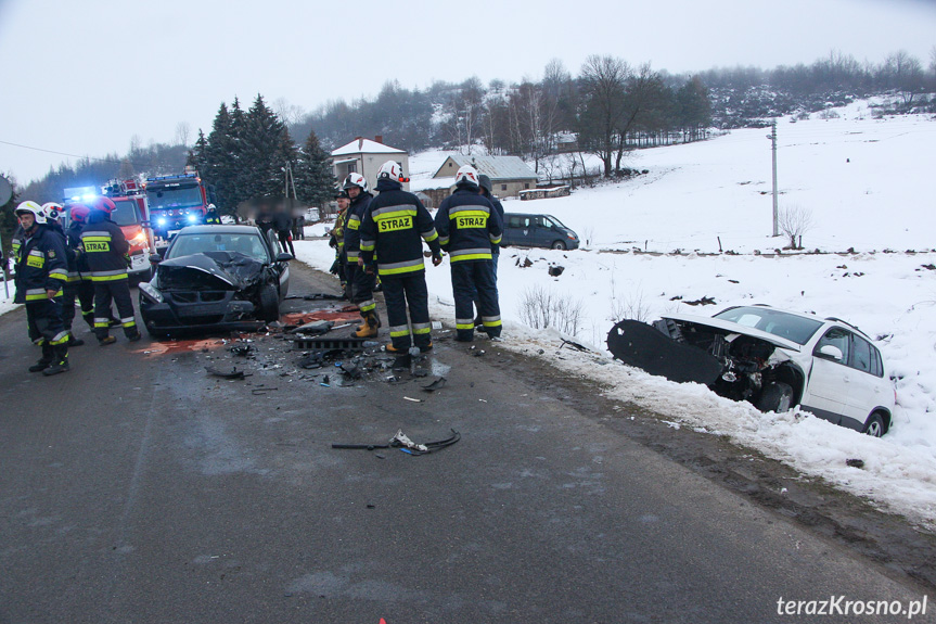 Zderzenie BMW i volkswagena w Jaśliskach