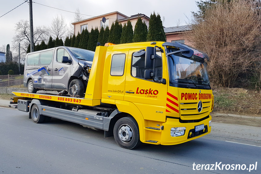 Zderzenie busa i osobówki w Iwoniczu-Zdroju