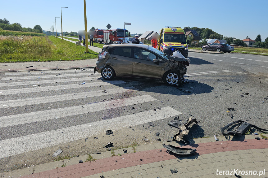 Zderzenie busa i osobówki w Krośnie