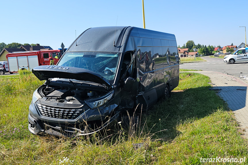 Zderzenie busa i osobówki w Krośnie