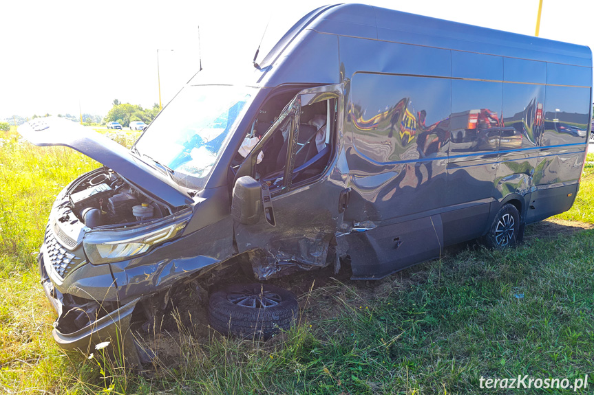 Zderzenie busa i osobówki w Krośnie