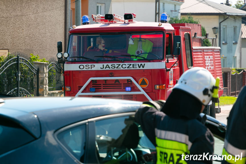 Zderzenie ciężarowki z osobówką w Jedliczu