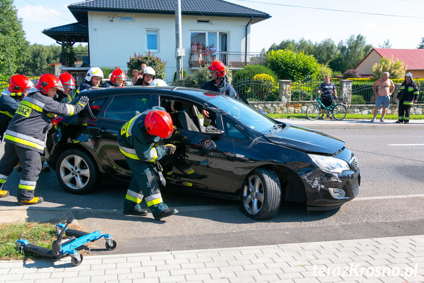 Zderzenie ciężarowki z osobówką w Jedliczu