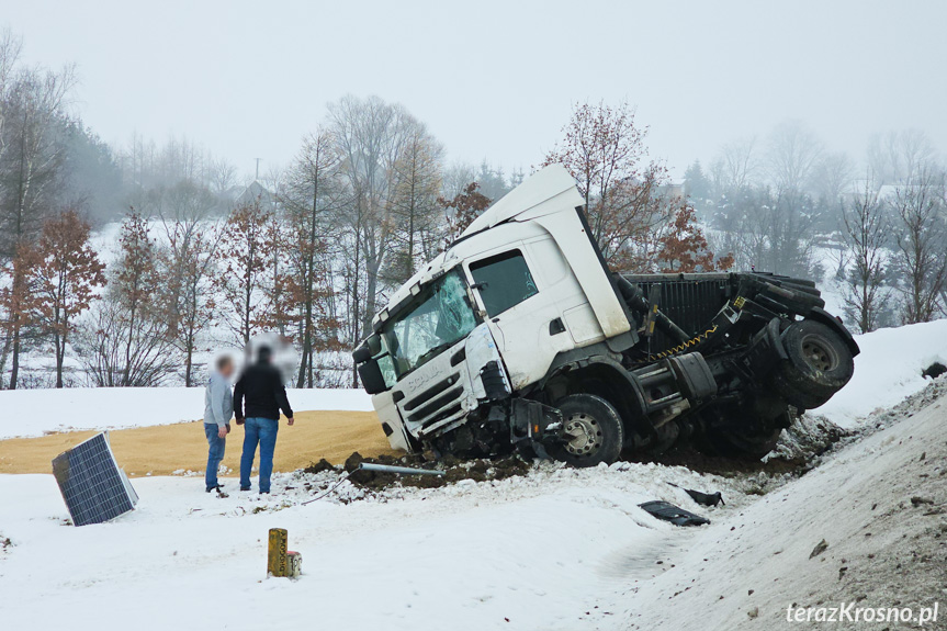 Zderzenie dwóch ciężarówek w Barwinku