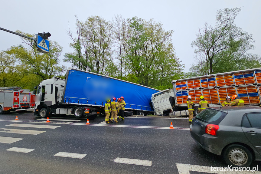 Zderzenie dwóch ciężarówek w Zboiskach