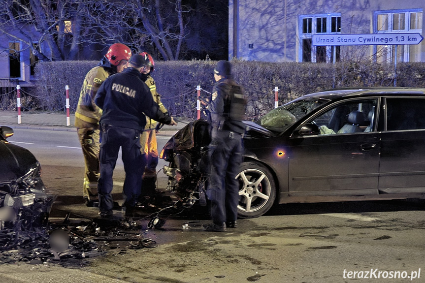 Zderzenie dwóch samochodów na Niepodległości