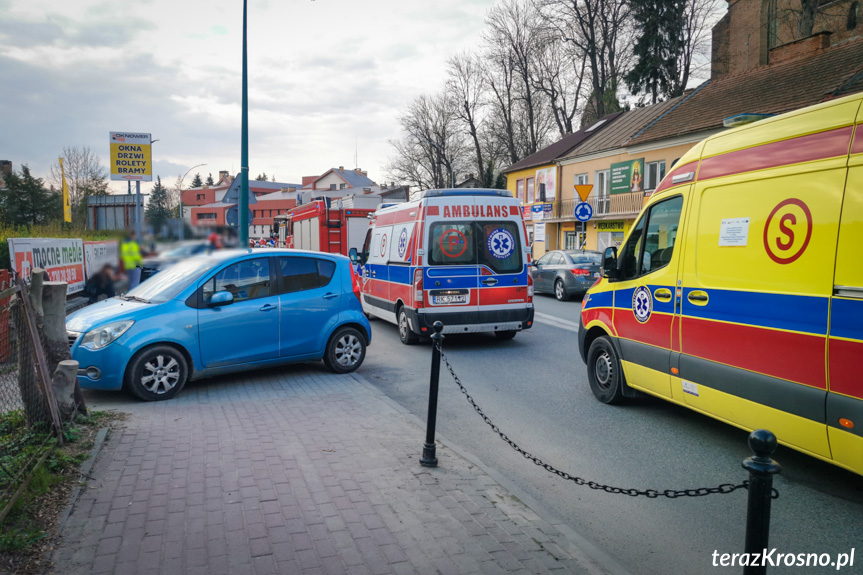 Zderzenie dwóch samochodów na Podwalu