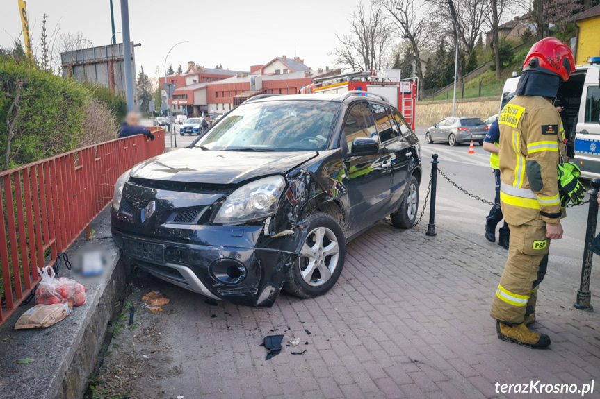 Zderzenie dwóch samochodów na Podwalu