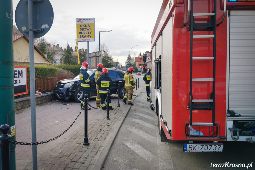 Zderzenie dwóch samochodów na Podwalu