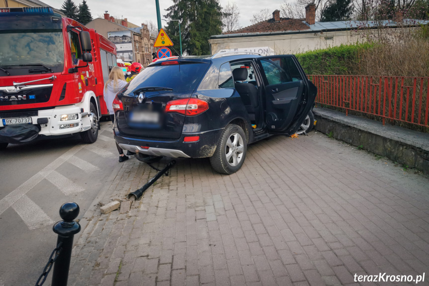 Zderzenie dwóch samochodów na Podwalu