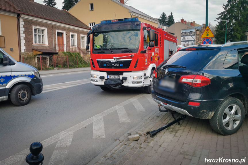 Zderzenie dwóch samochodów na Podwalu