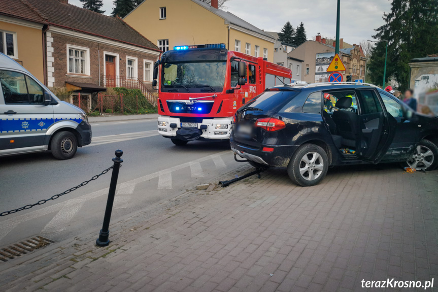 Zderzenie dwóch samochodów na Podwalu