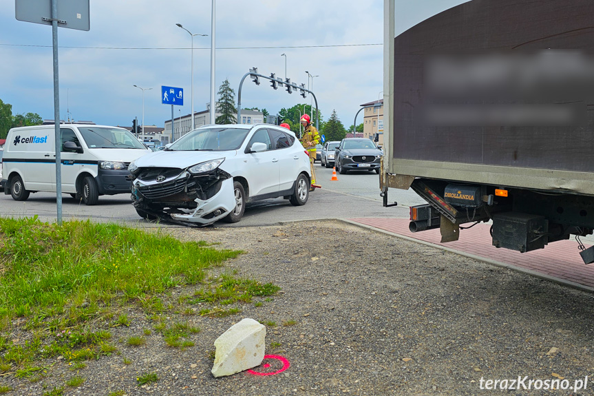 Zderzenie dwóch samochodów na Wyszyńskiego