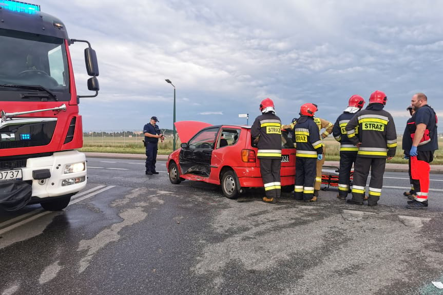 Zderzenie dwóch samochodów na Zręcińskiej w Krośnie