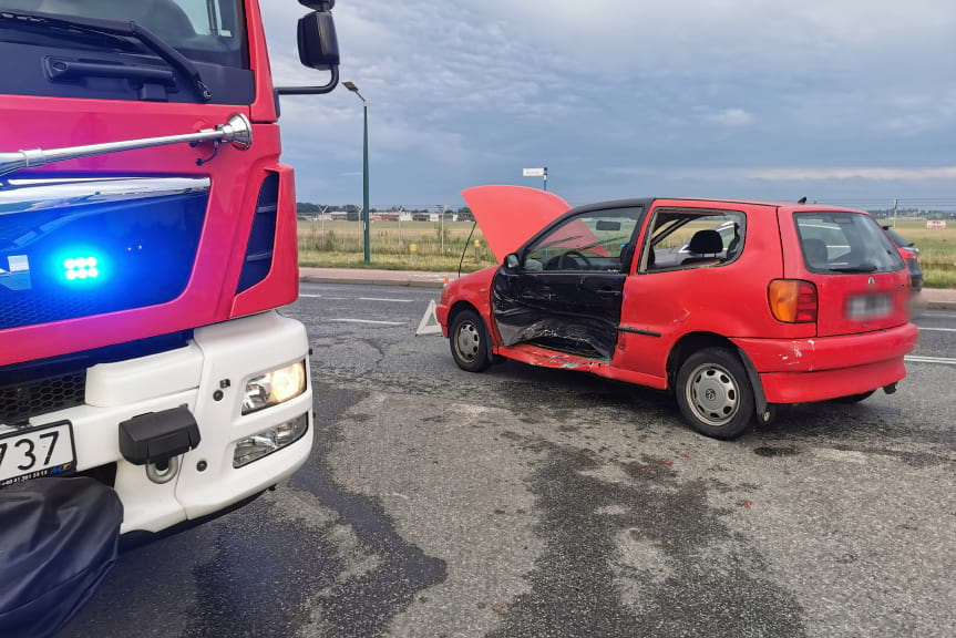 Zderzenie dwóch samochodów na Zręcińskiej w Krośnie