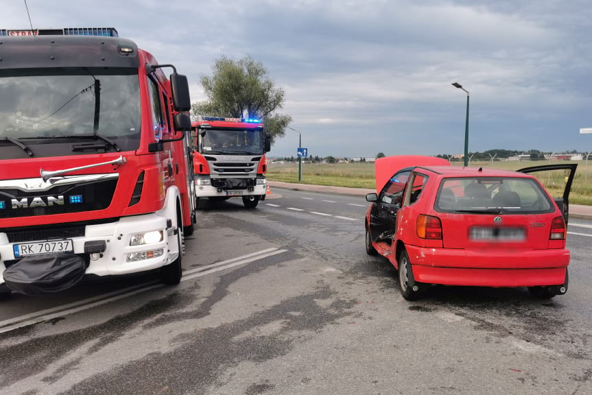 Zderzenie dwóch samochodów na Zręcińskiej w Krośnie