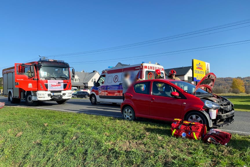 Zderzenie dwóch samochodów w Bajdach