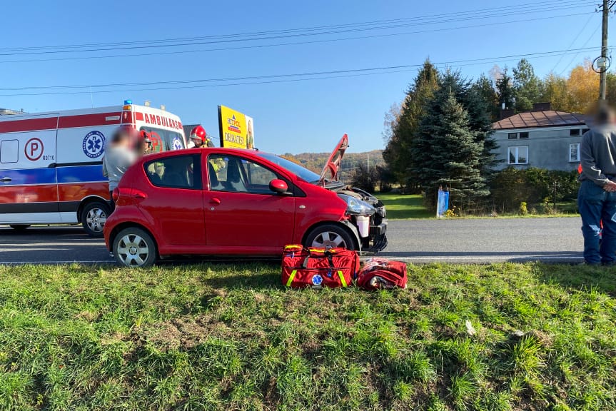 Zderzenie dwóch samochodów w Bajdach