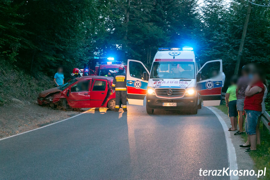 Zderzenie dwóch samochodów w Czarnorzekach