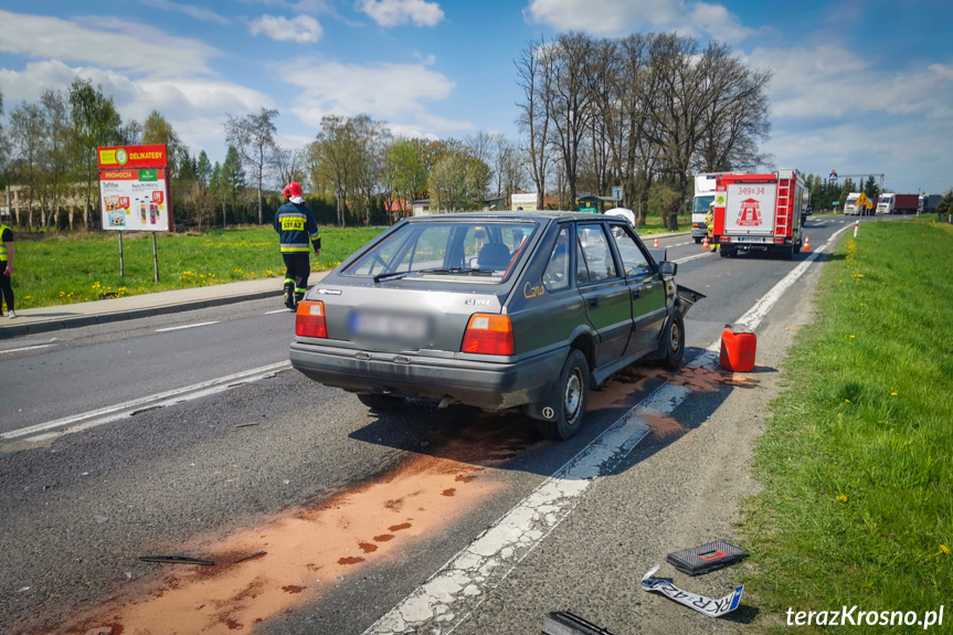 Zderzenie dwóch samochodów w Jaszczwi