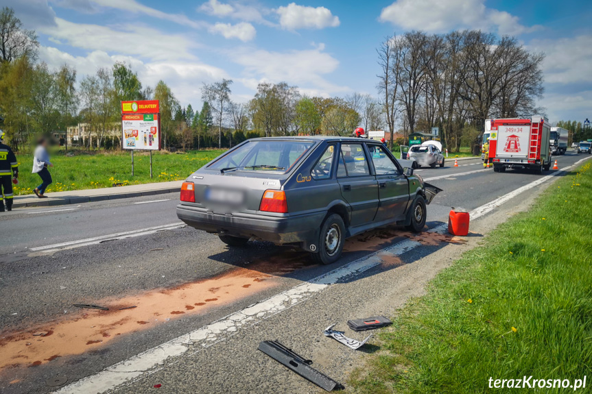 Zderzenie dwóch samochodów w Jaszczwi