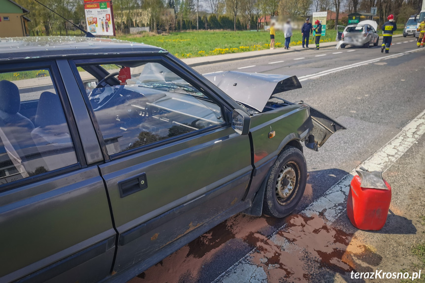 Zderzenie dwóch samochodów w Jaszczwi