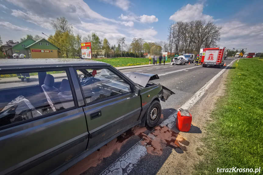 Zderzenie dwóch samochodów w Jaszczwi