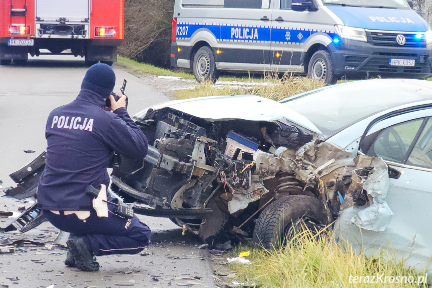 Zderzenie dwóch samochodów w Korczynie