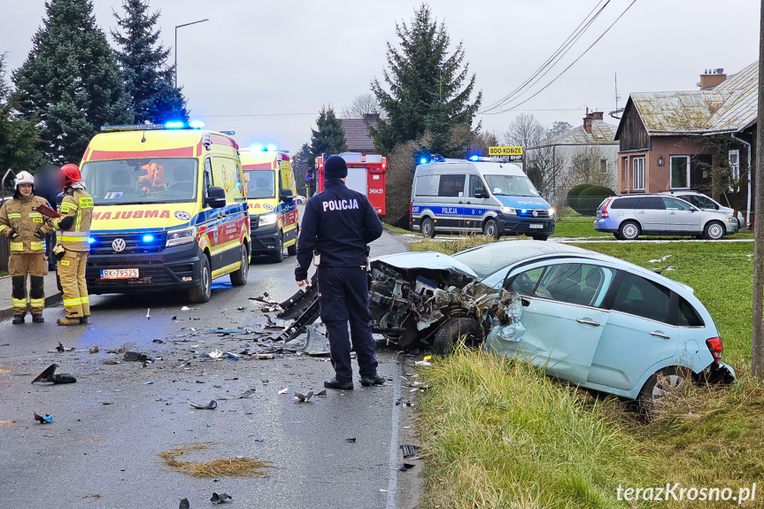 Zderzenie dwóch samochodów w Korczynie