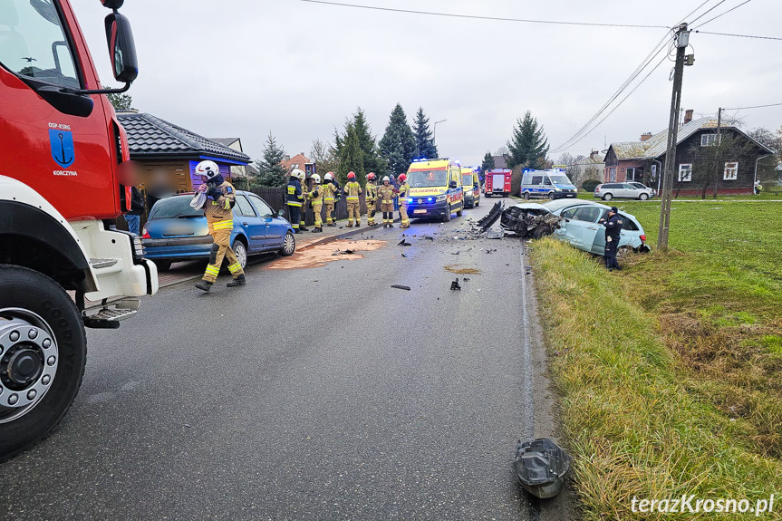 Zderzenie dwóch samochodów w Korczynie