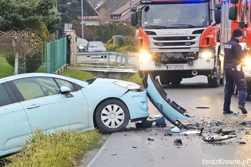 Zderzenie dwóch samochodów w Korczynie