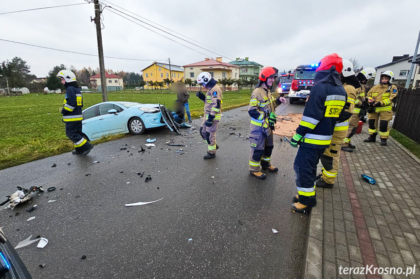 Zderzenie dwóch samochodów w Korczynie