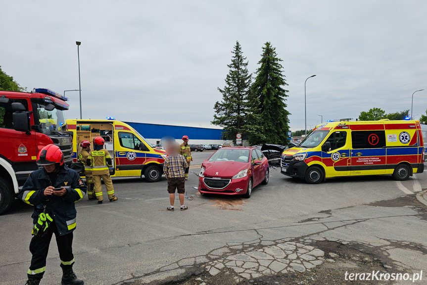 Zderzenie dwóch samochodów w Krośnie