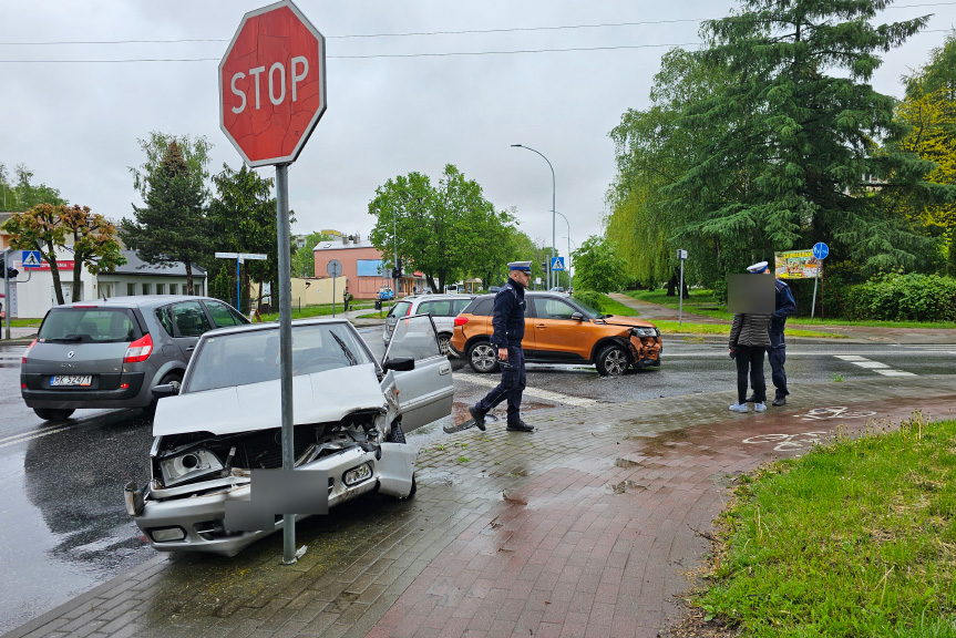 Zderzenie dwóch samochodów w Krośnie