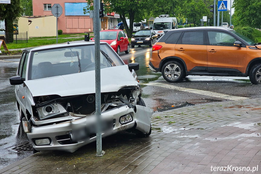 Zderzenie dwóch samochodów w Krośnie