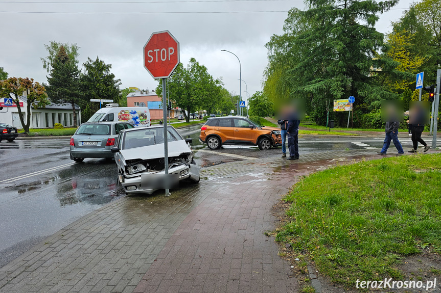 Zderzenie dwóch samochodów w Krośnie